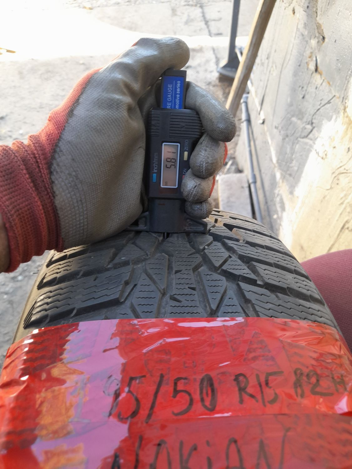 Шини Nokian WR D4 195/50 R15 82H Б/У 5,5 мм