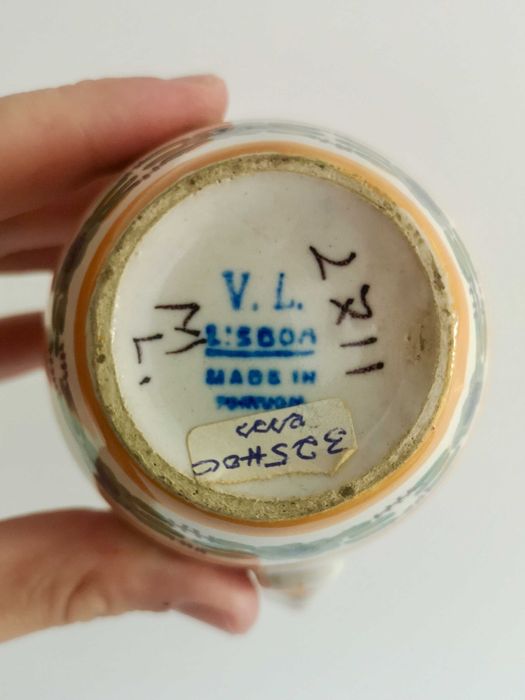 Pequeno jarro / leiteira pintado / pintada à mão – Viúva Lamego Galo