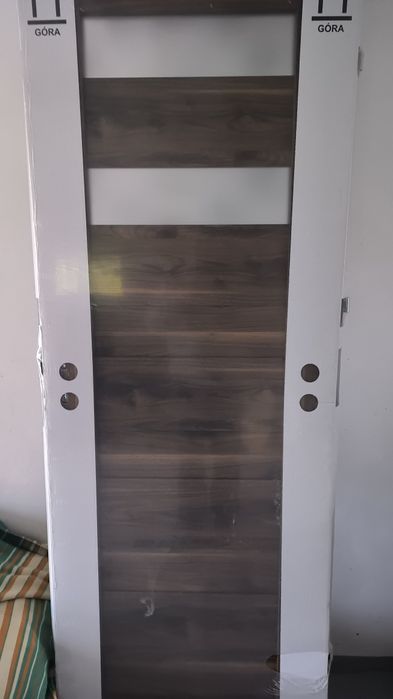 Drzwi wewnętrzne Stinger orzech 70 lewe lazienkowe