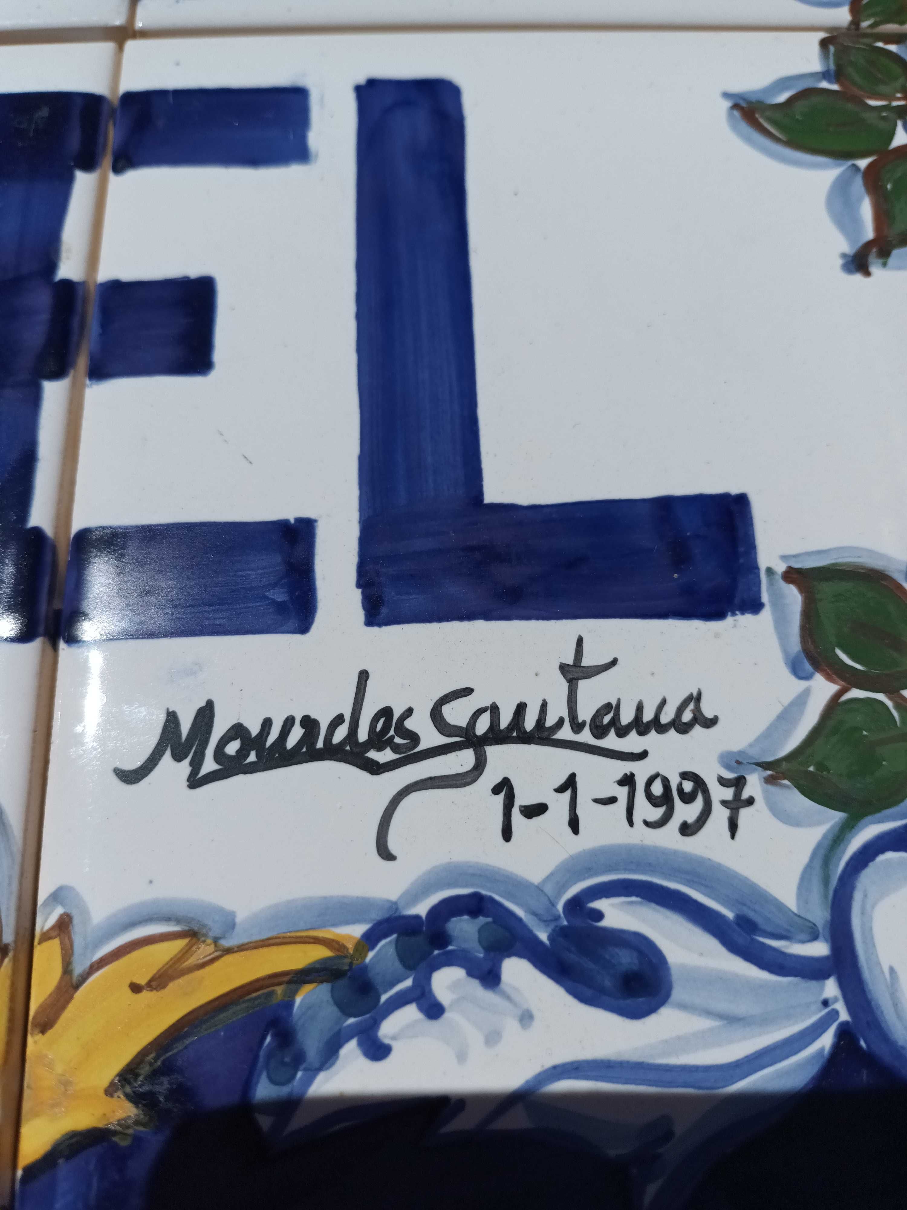 Painel composto por seis azulejos, personalizado "Vivenda Raquel"