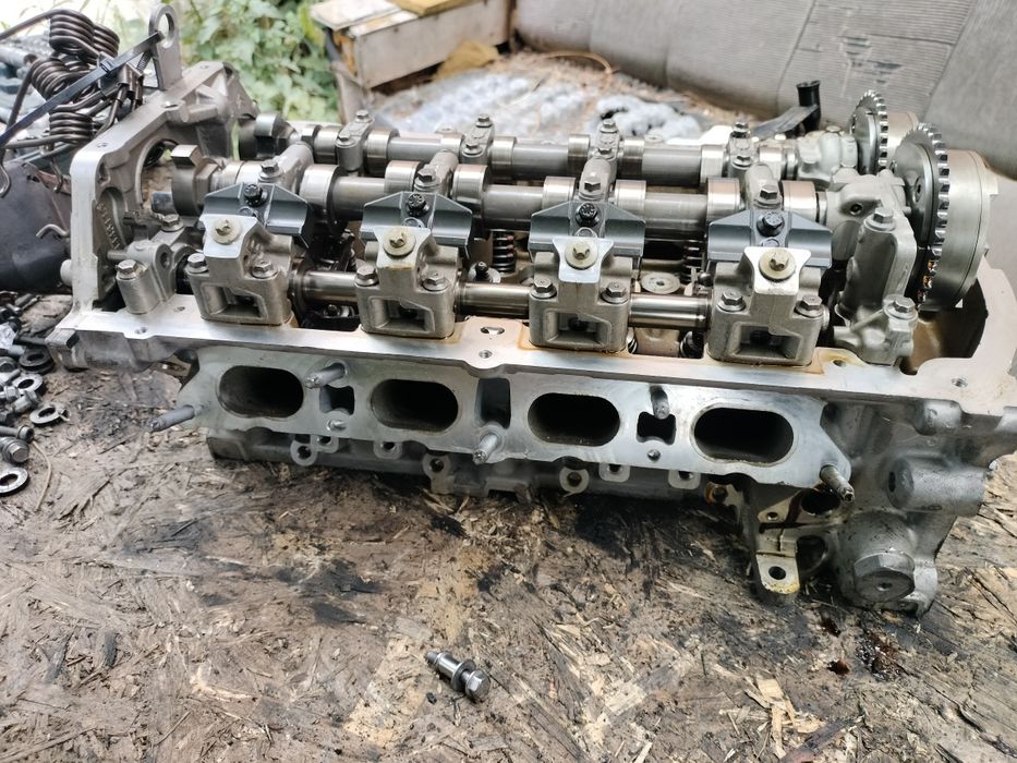 ГБЦ головка блоку 1.6 16V Peugeot 3008 Citroen DS Opel  9822246110