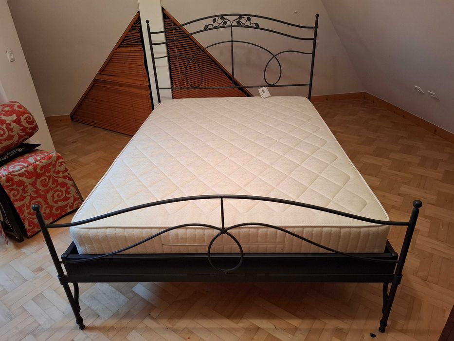 Łóżko Metalowe - drewniany stelaż - materac wełniany Cantori