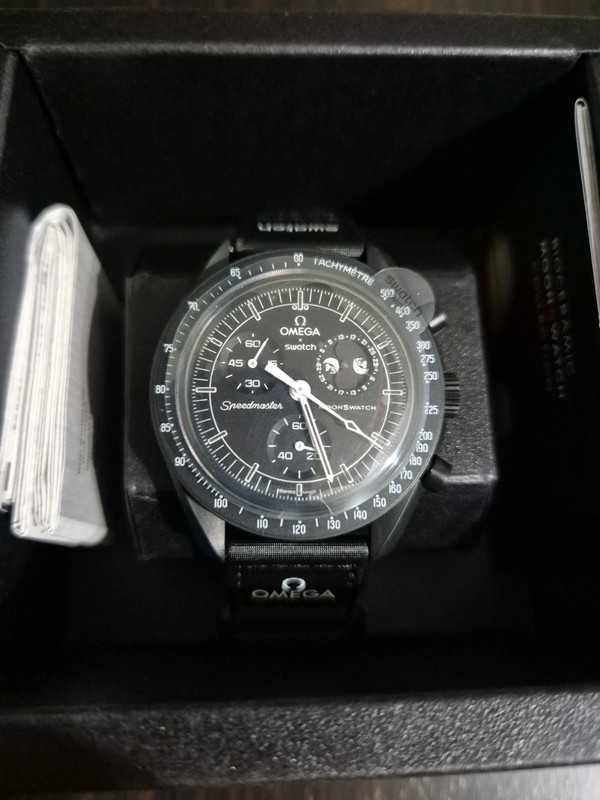 Omega x Swatch SO33B700 Snoopy Baltic Wave Sync