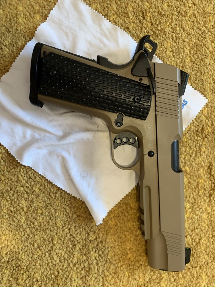 Airsoft 1911 R28 TAN.  NOVA