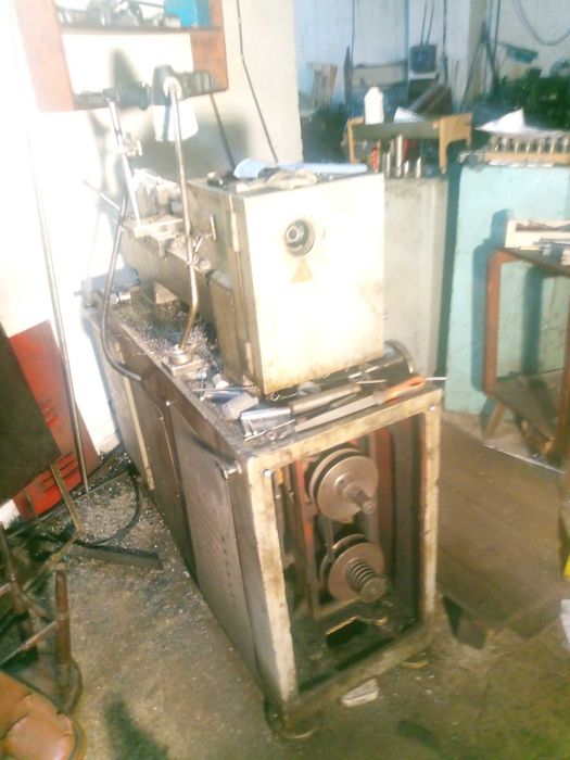 Tokarka uniwersalna o podwyższonej dokładności 16u04p