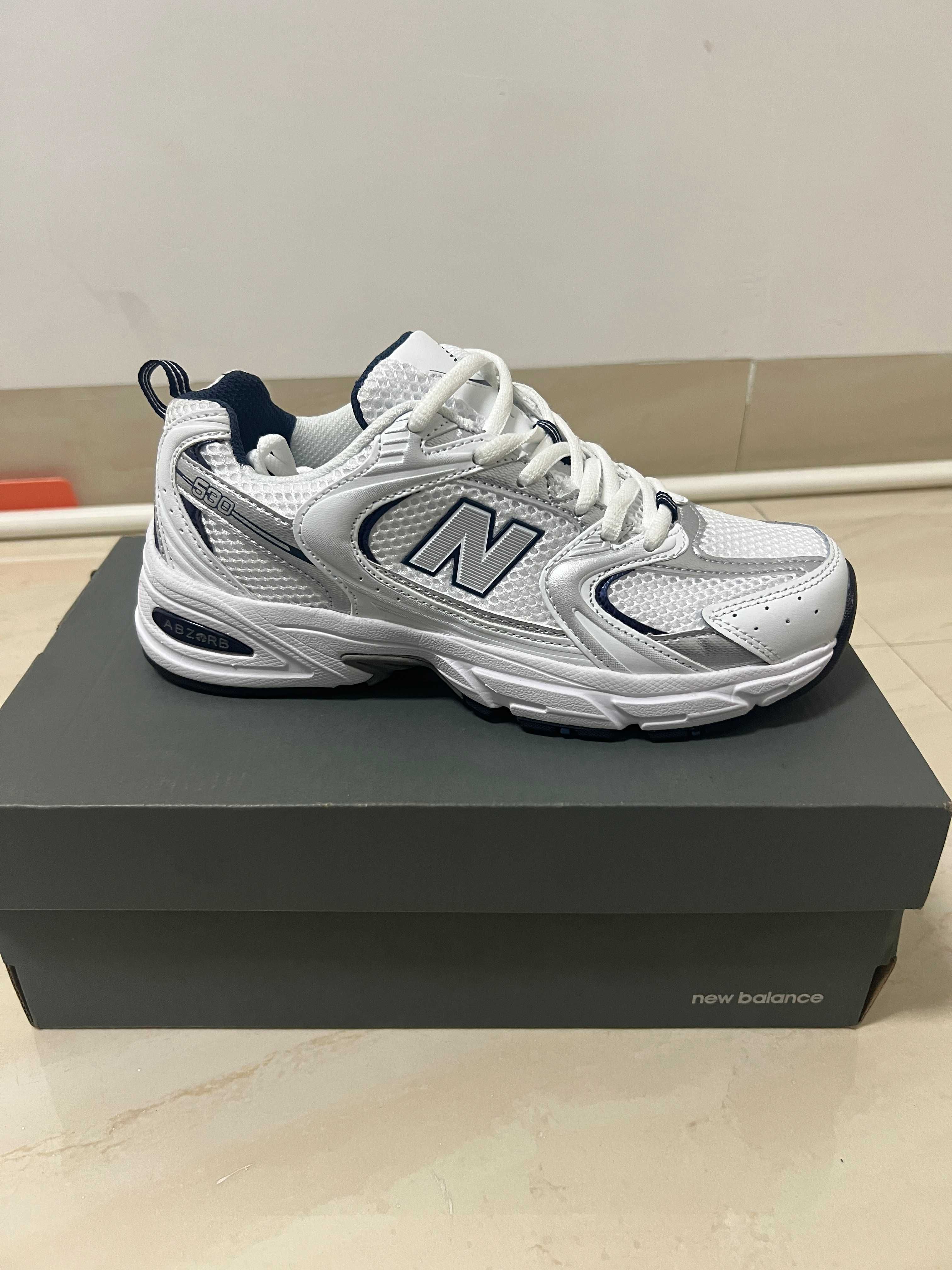 New Balance 530 Biały Srebrny Granatowy Eu 37