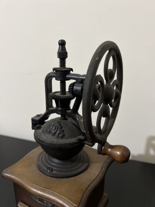 Moinho de cafe ( antigo ) exposição