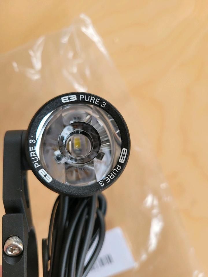 Supernova E3 Pure 3 HBM reflektor na dynamo gravel iq-x edelux