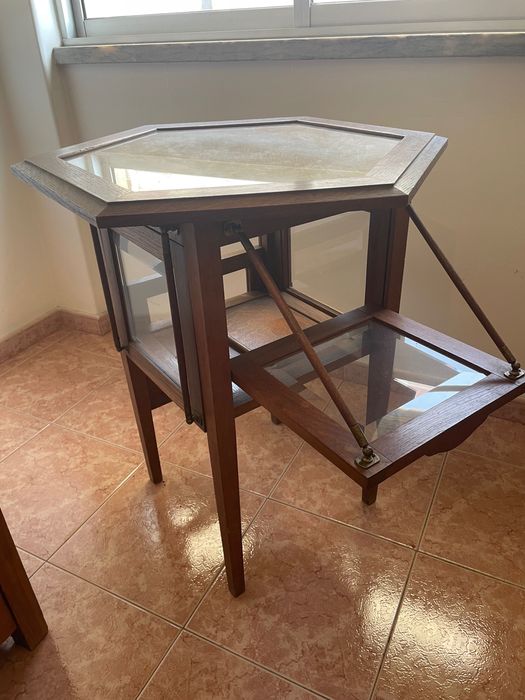 Móvel vitrine estrelado