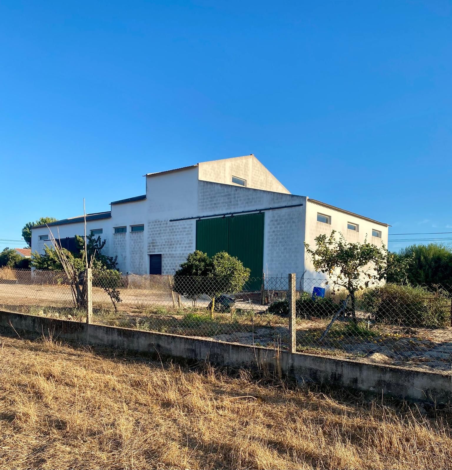 Armazem em Alcacer do Sal, perto do Intermarche