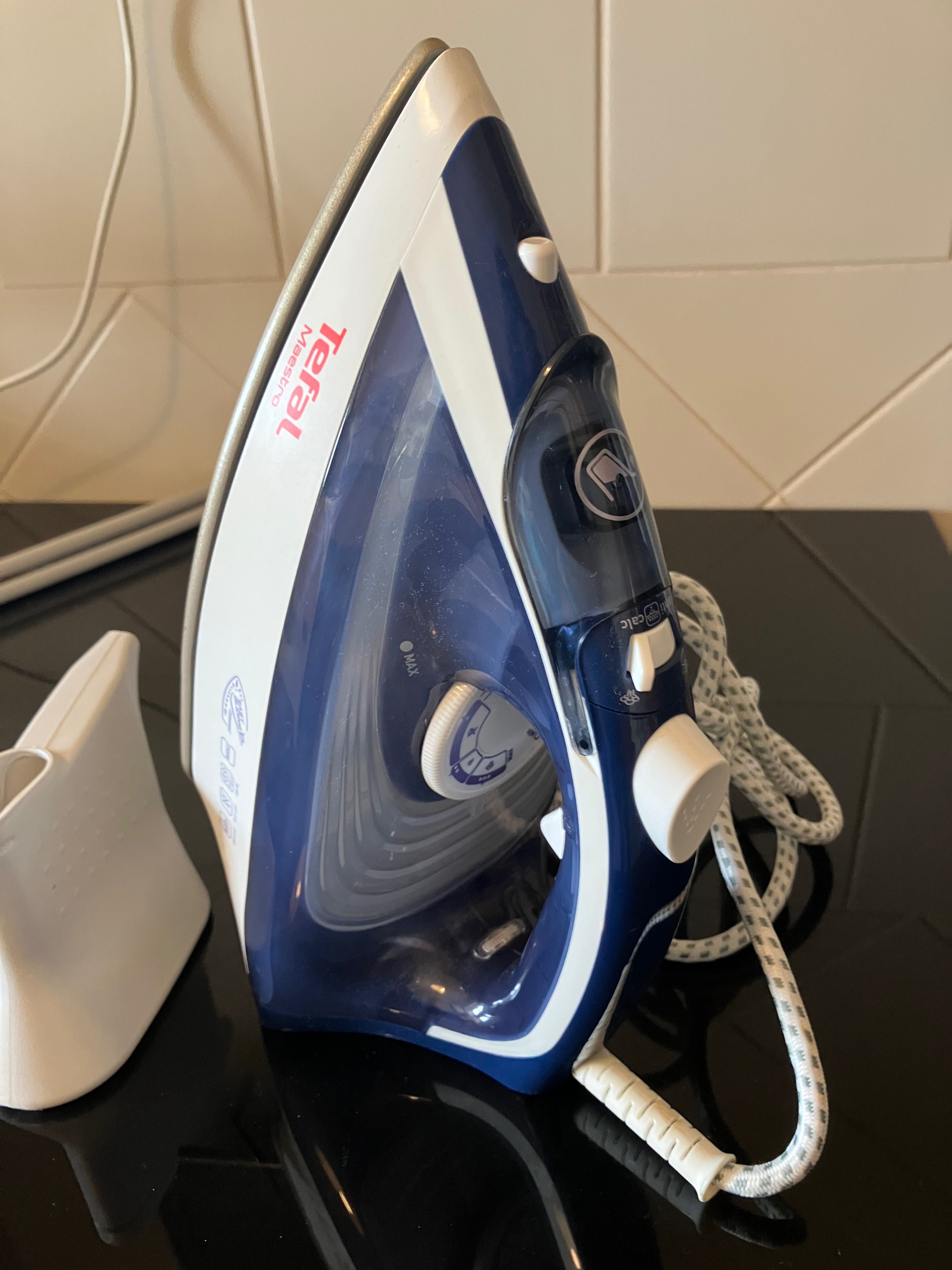 Ferro de engomar - Marca Tefal