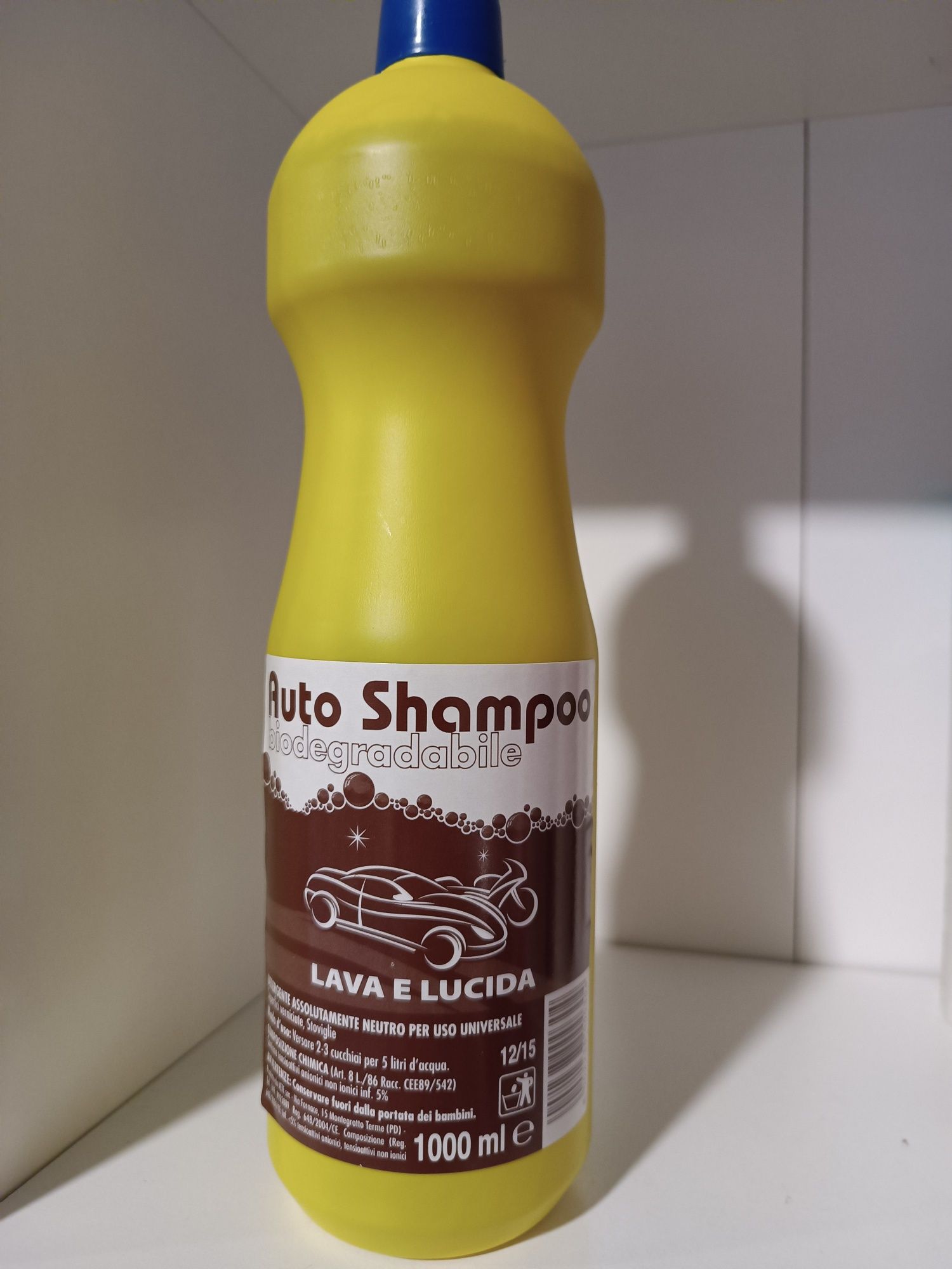 Szampon samochodowy z Włoch 1 l