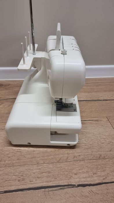 Продам розпошивальну машинку Коверлок Janome Cover pro 1000
