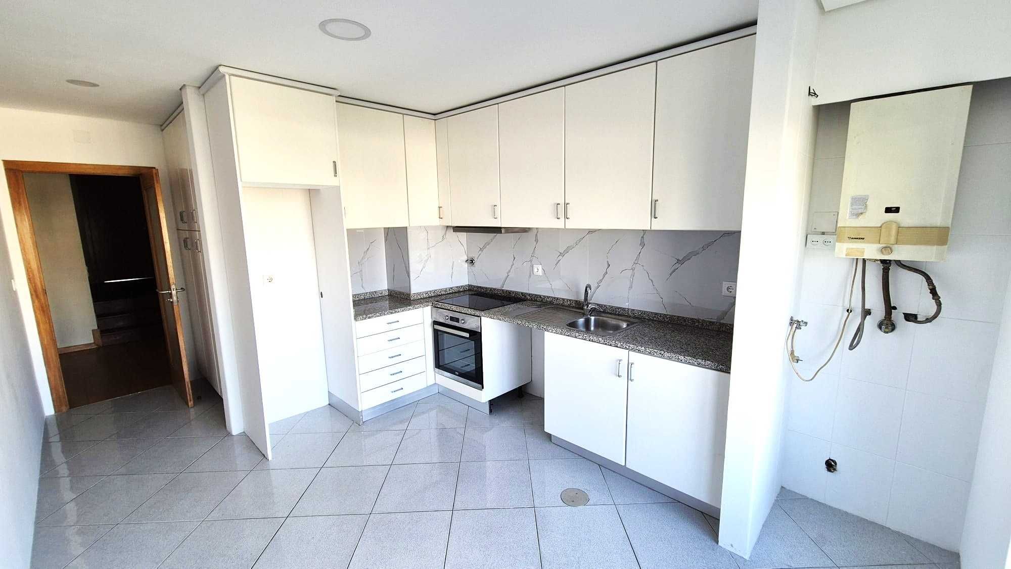 Excelente Apartamento T3, Areas muito grandes e Varanda