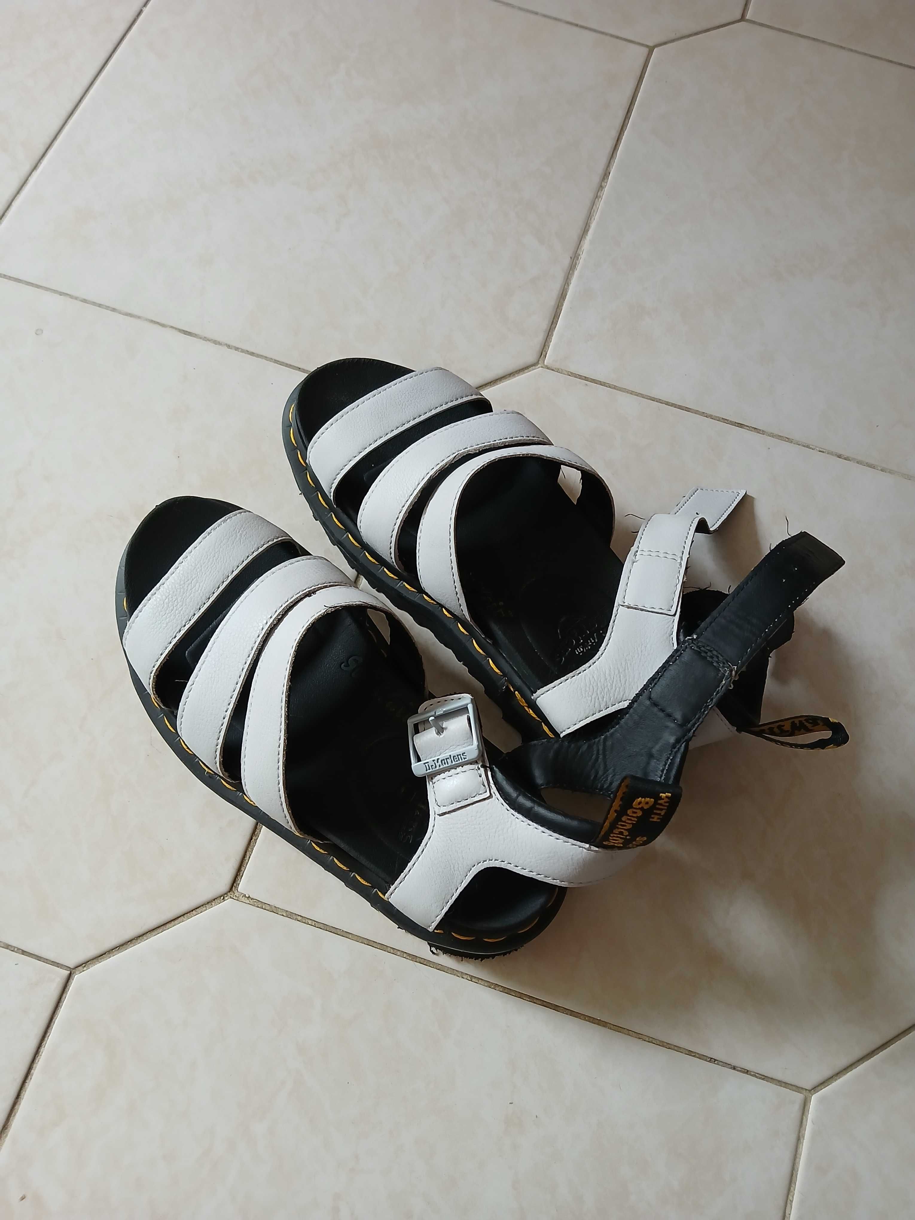 Sandálias Dr. Martens nr 37