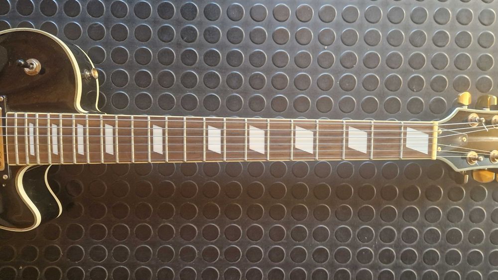 Guitarra elétrica - Stagg L400 BK Les Paul