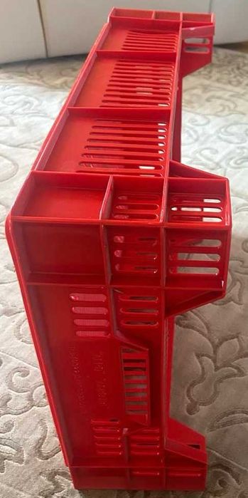 Пластикові ящики для господарських потреб