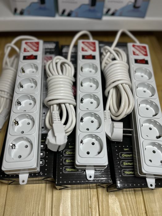 Подовжувач Якісний 5 метрів для компьютерної техники з запобіжником.