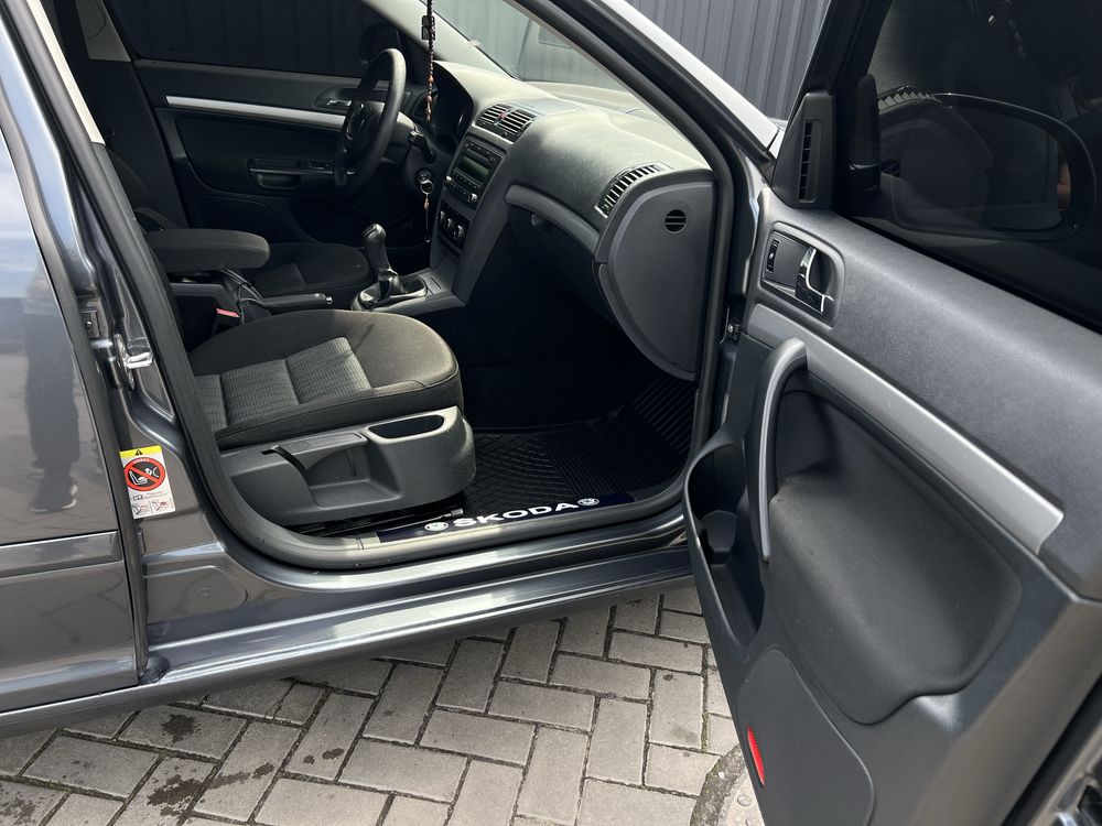 Skoda octavia (a5) 10.2011 року MPI 1.6  газ/бензин