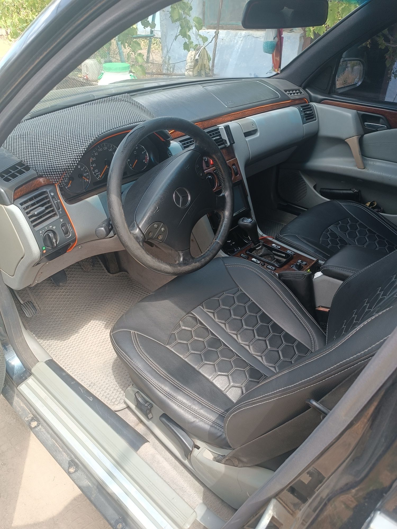 MERCEDES 210 2.9 турбодизель
