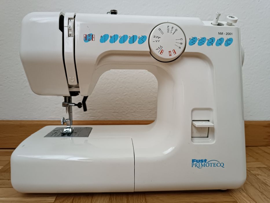 Швейна машинка Fust Novomatic NM2001q
