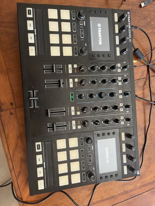 Controladora Traktor S5