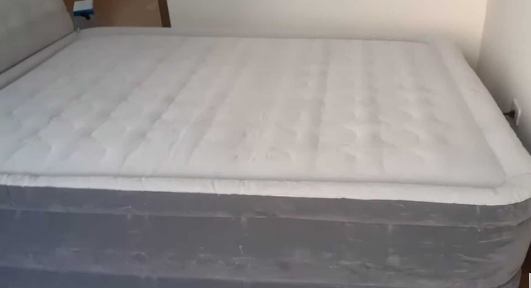 Надувне ліжко матрац надувний  з ізголів'ям та  електро насосом