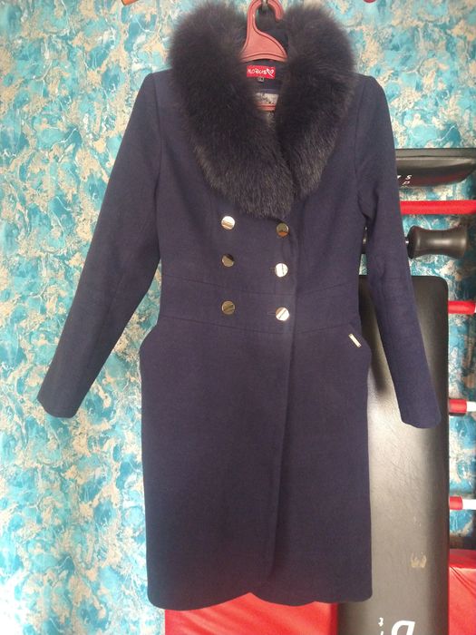 Пальто жіноче з хутром