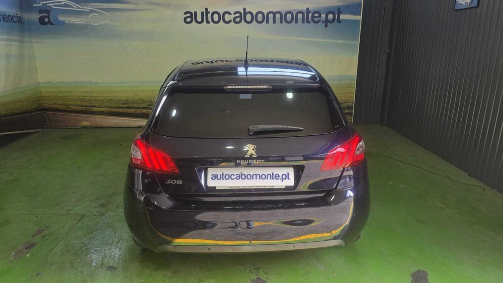 Peugeot 308 1.2 PureTech Allure - Salvado