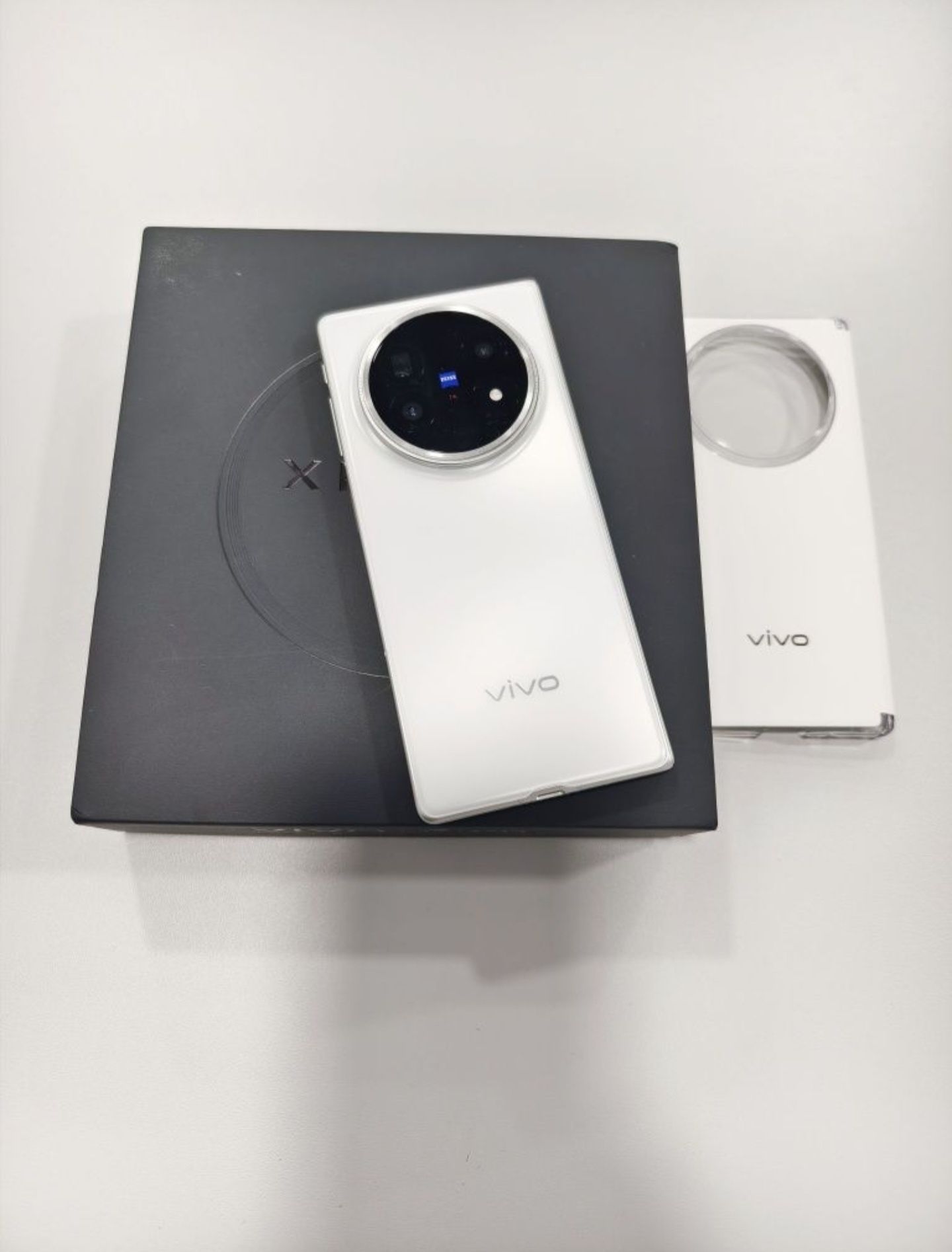 Vivo X Fold 5 Solar White