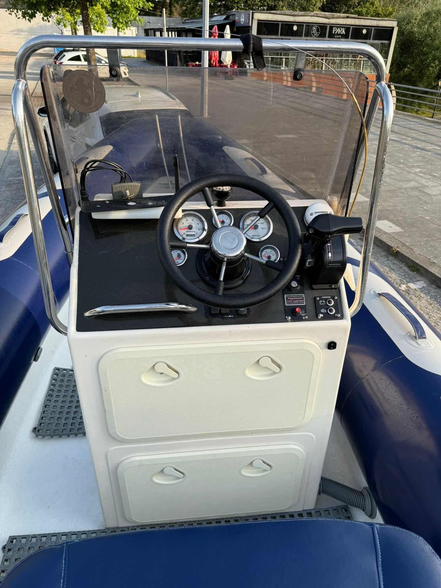 Barco Semi-Rigido Avon 5,60