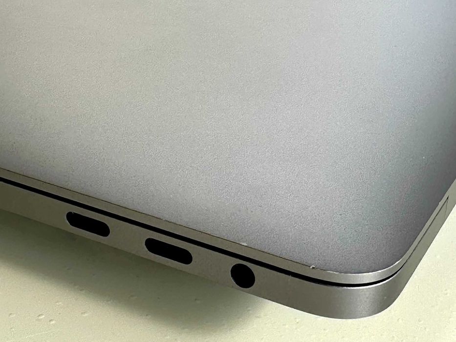 MacBook Pro 15 - i7 2.9 GHz 16GB RAM 512GB SSD - Bateria/Teclado Novos