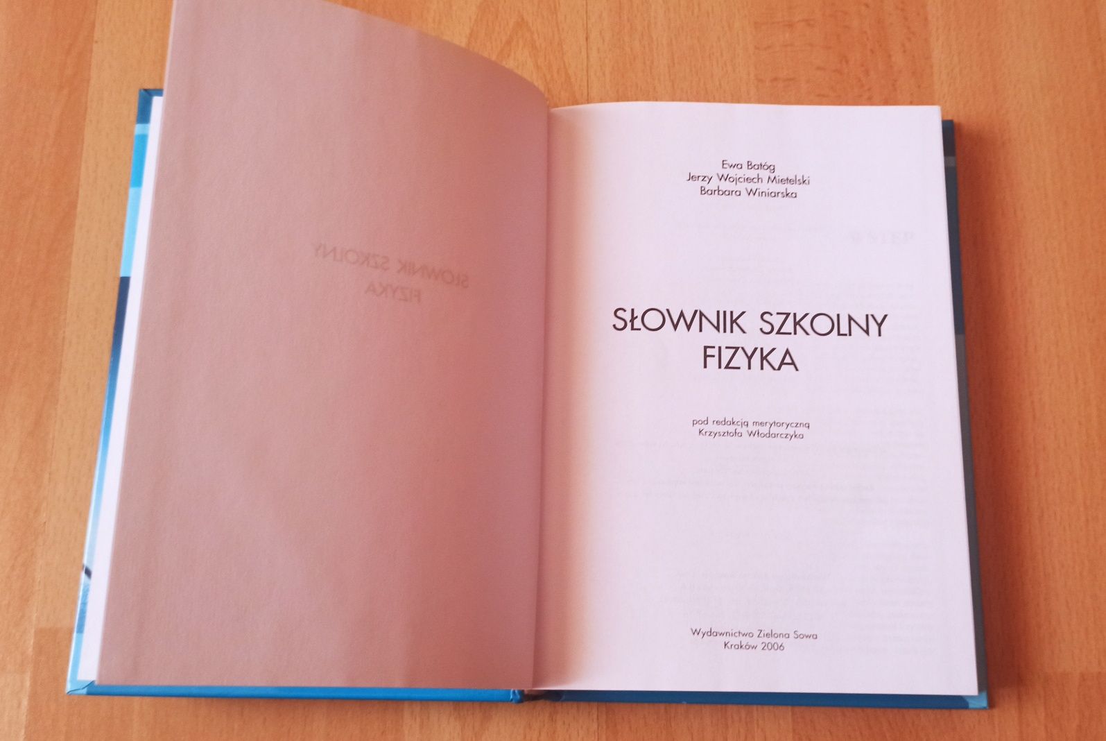 Słownik szkolny fizyka