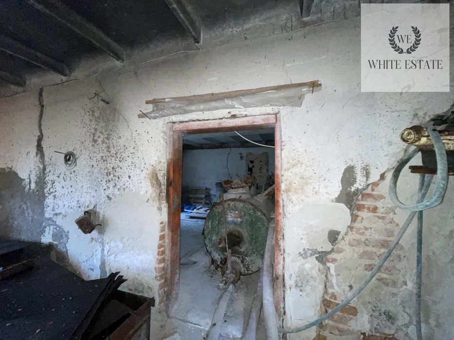 Продаж склад на ділянці 14 соток