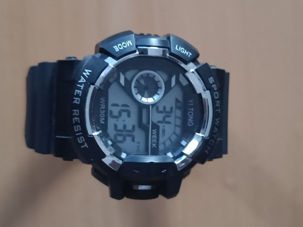 Електронні часи sport watch