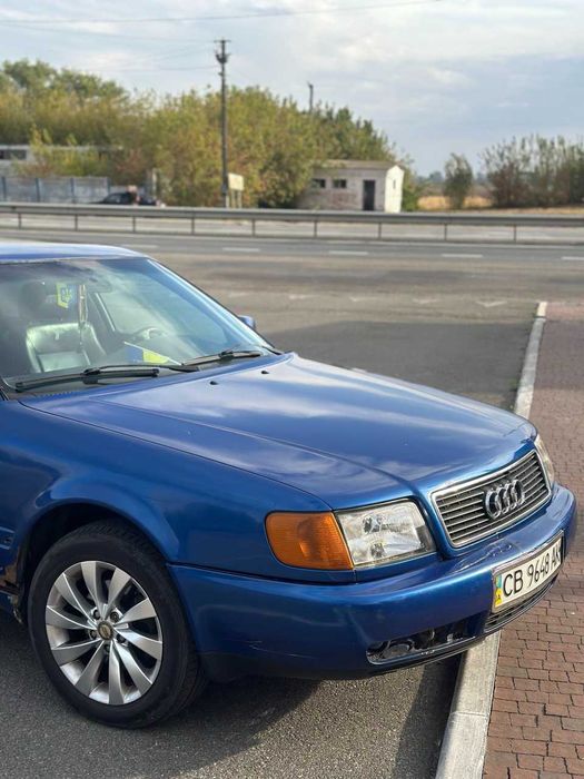 Авто  Audi 100 с4