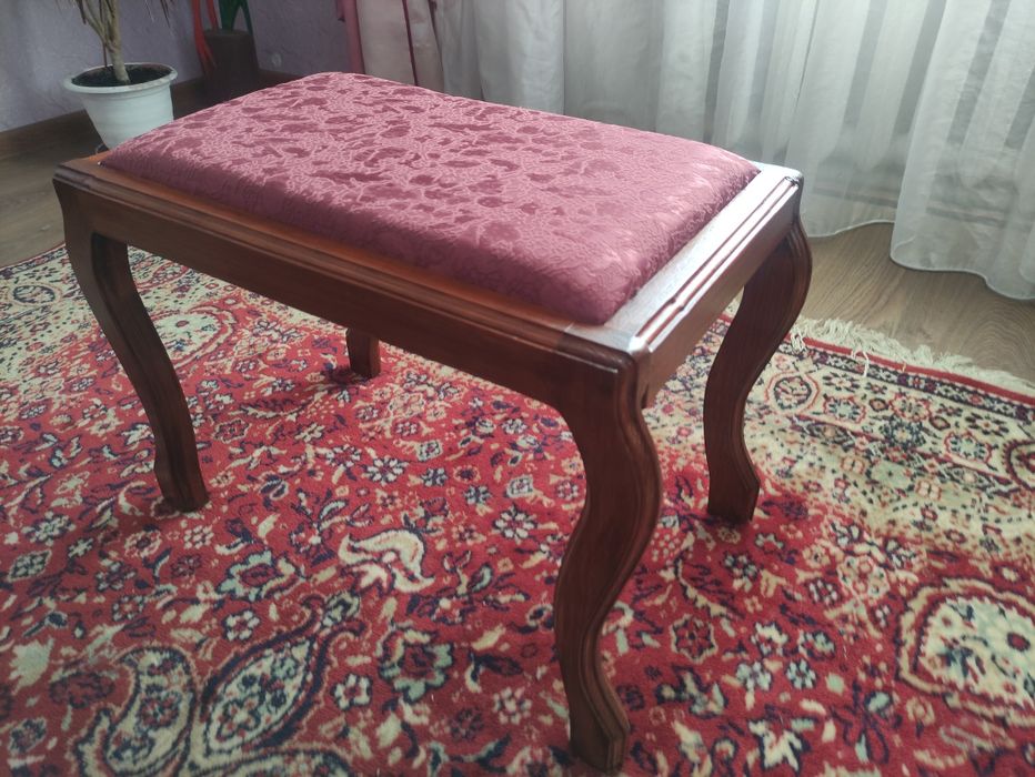 Банкетка  для передпокою або  спальні