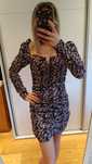 Sukienka w drobne kwiatki Prettylittlething