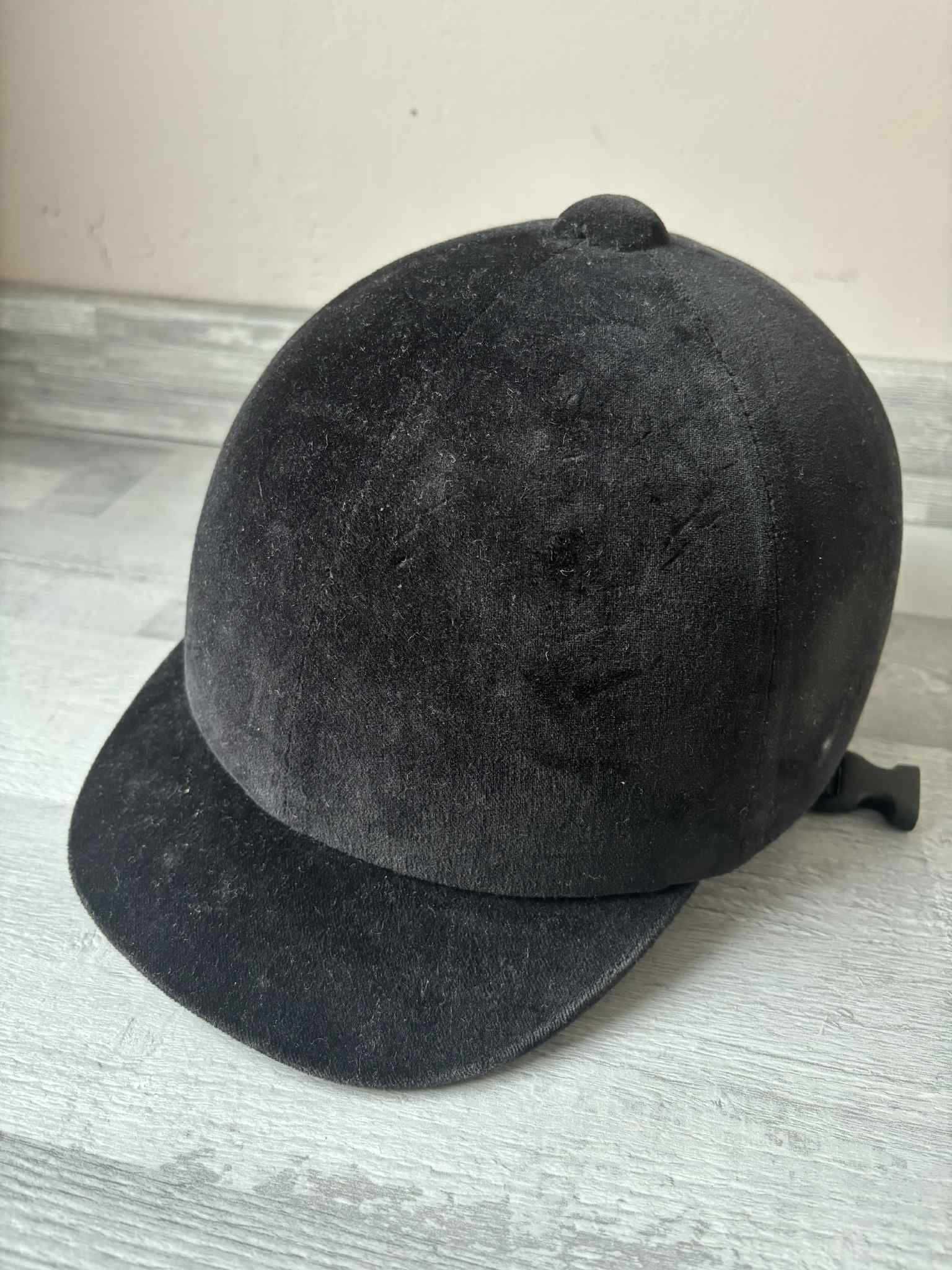 Toczek (kask) jeździecki Fouganza C300 58cm