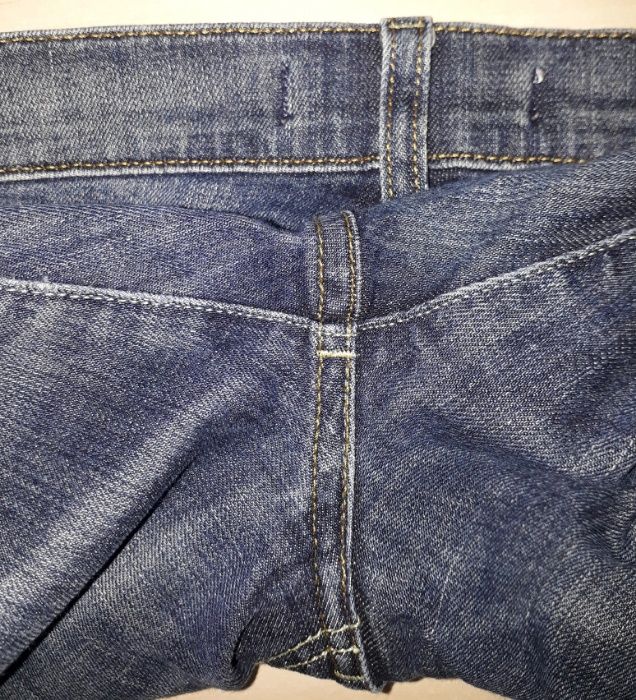 Продам джинсы фирмы "Levis" (Марокко).