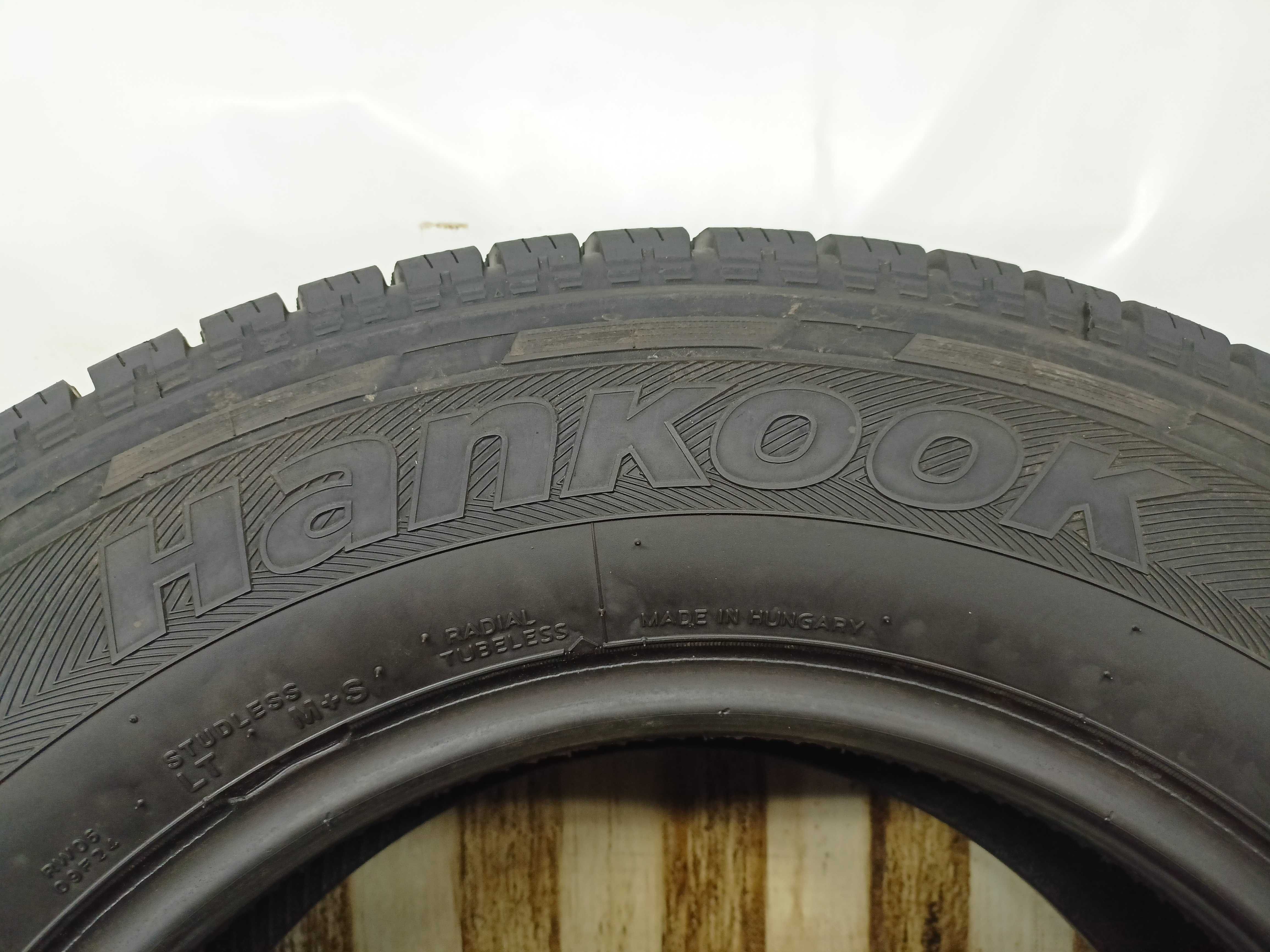 Hankook Winter RW06 235/65/16C 2017r. 115/113R 2x7,3mm (3912)