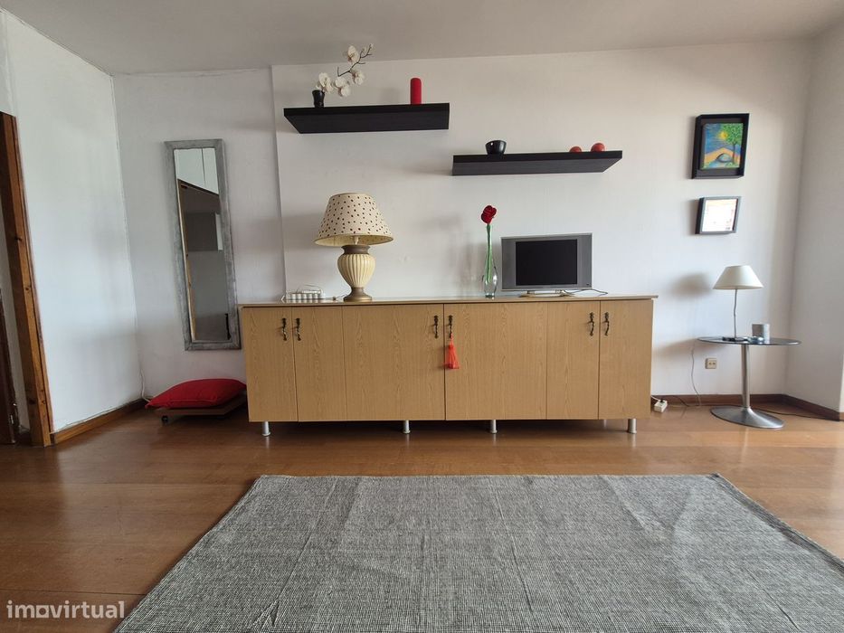 Arrenda-se T2 Mobilado - Setúbal