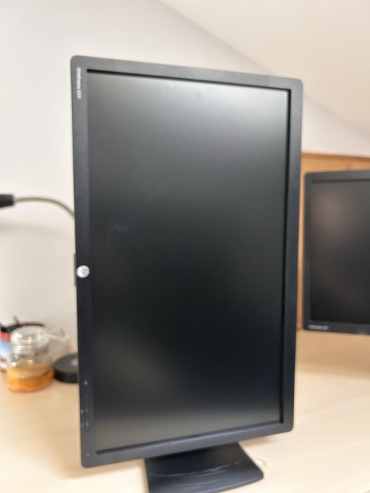 Monitor HP 23” Pivot E231