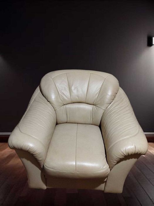 Кожаный комплект мебели угловой диван и кресло мягкий уголок