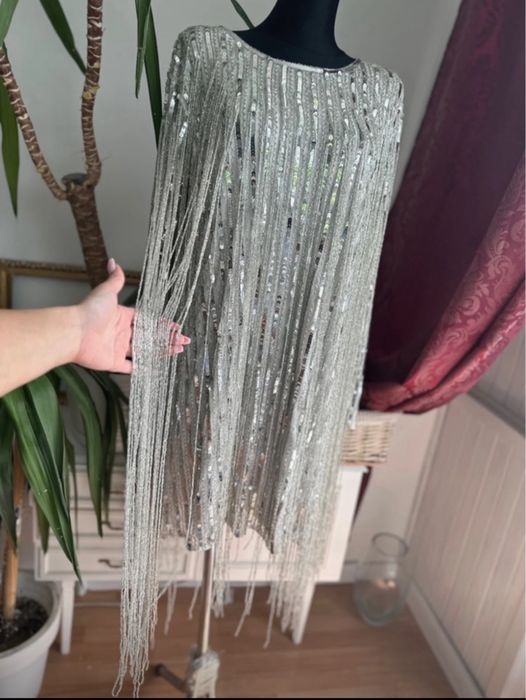 Karen millen cekinowa sukienka mini  frędzle zdobiona L 40