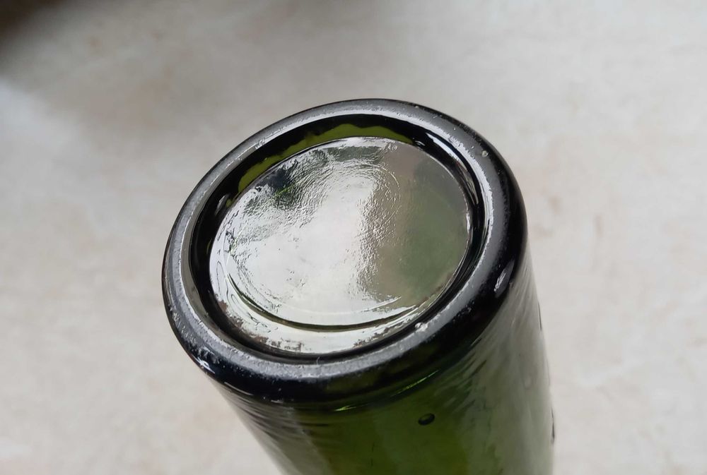 Lipinki Łużyckie Linderode A. Hentschke - przedwojenna butelka piwna.