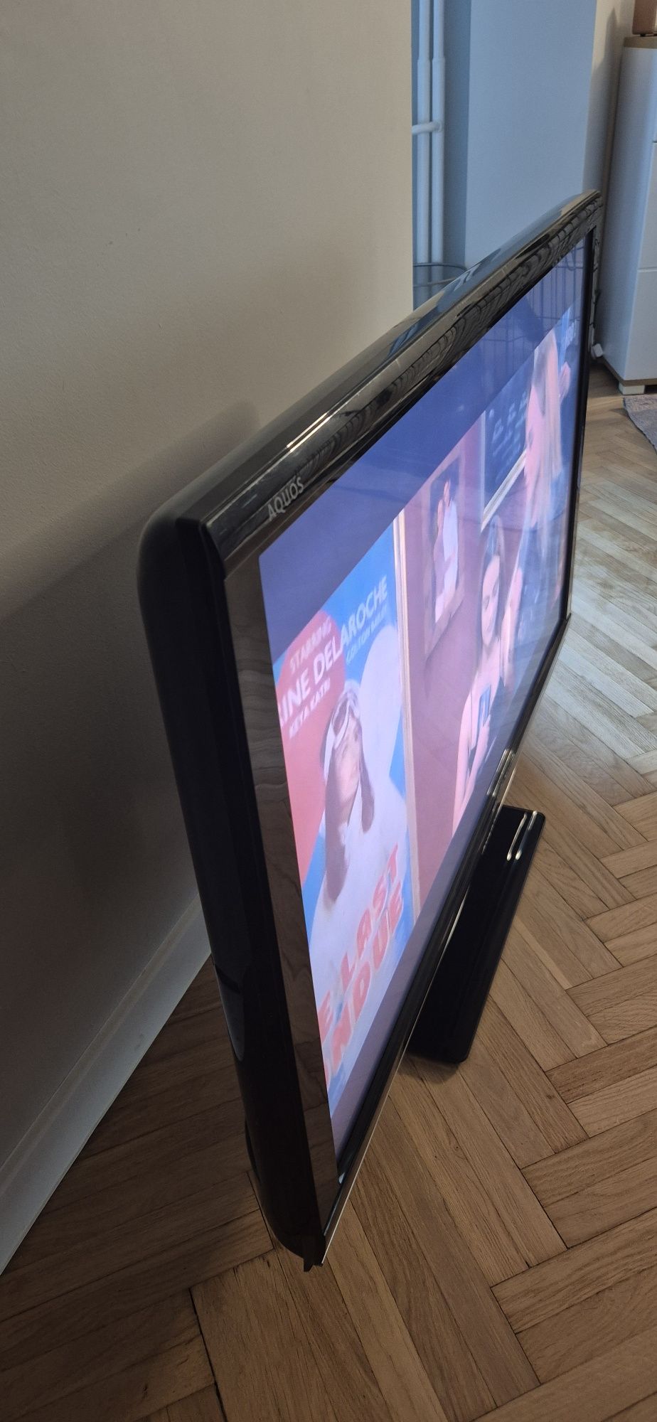 Telewizor Sharp Aquos 42 cale LC-42DH77E