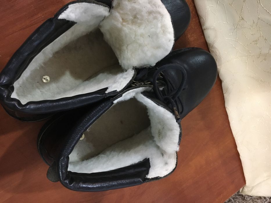 Чоловічі шкіряні,утеплені черевики 47р