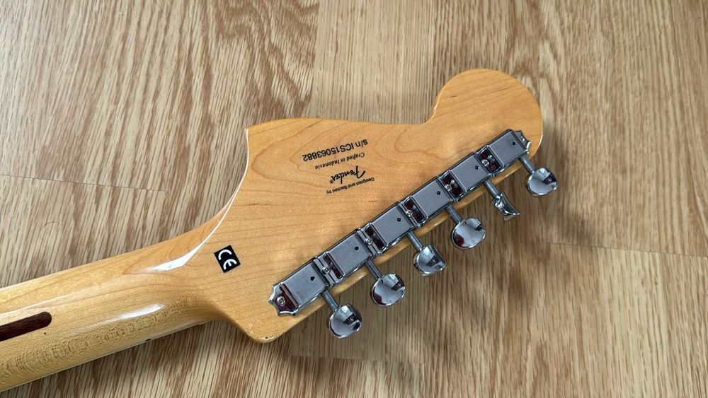 Продам Squier Classic Vibe Bass VI 3-Color Sunburst, Індонезія