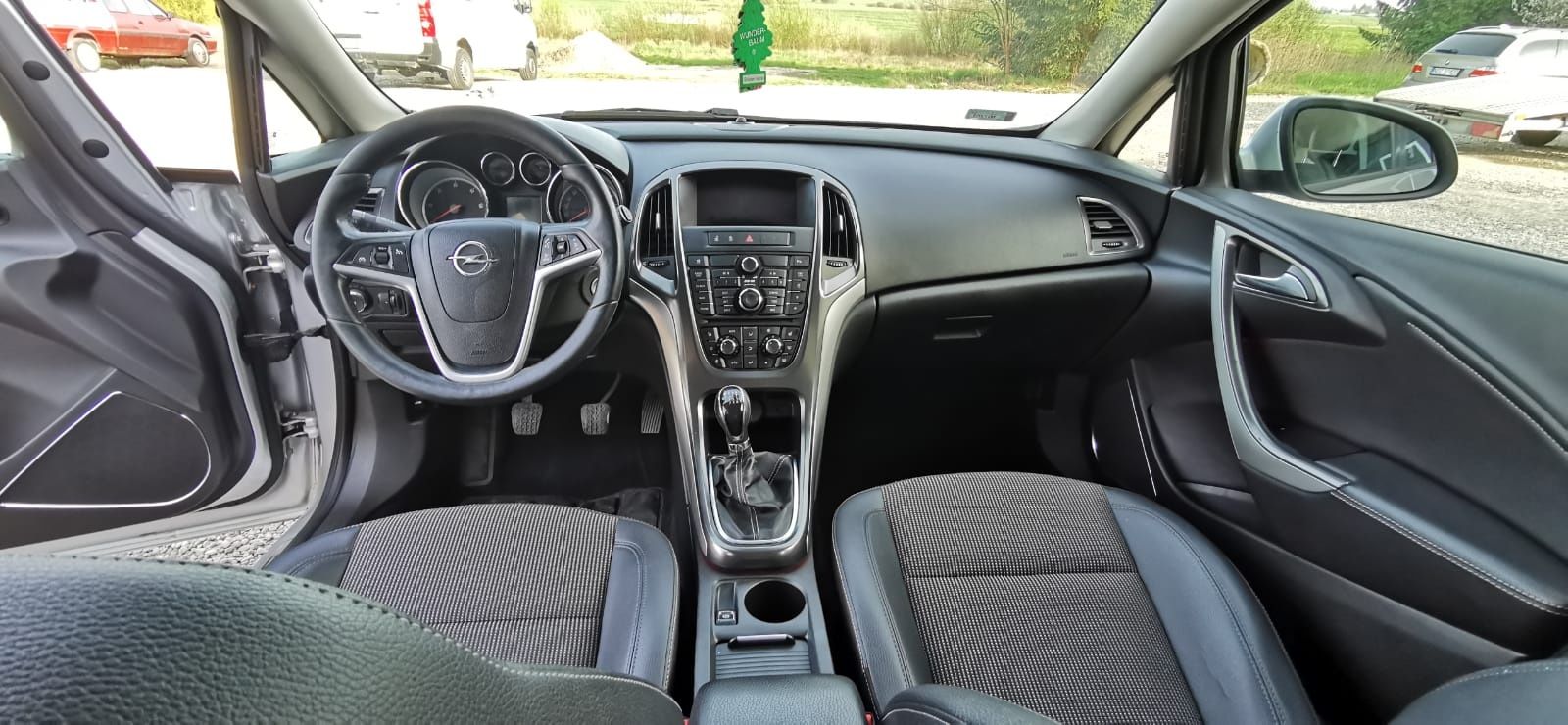 Opel Astra j 2011